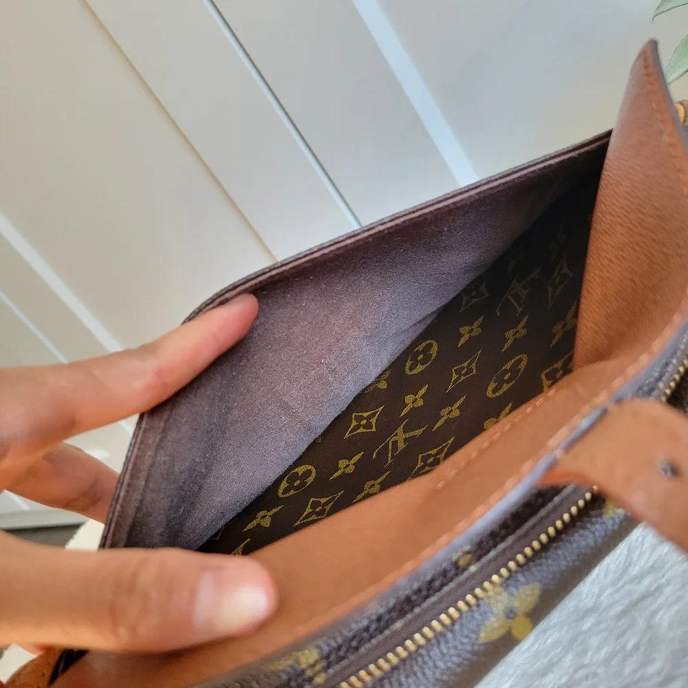 💕VERY RARE Crossbody LOUIS VUITTON Jeune Fille MM Monogram